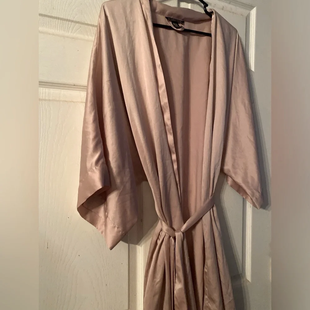 Victoria’s Secret Robe Size M/L - Picture 2 of 3